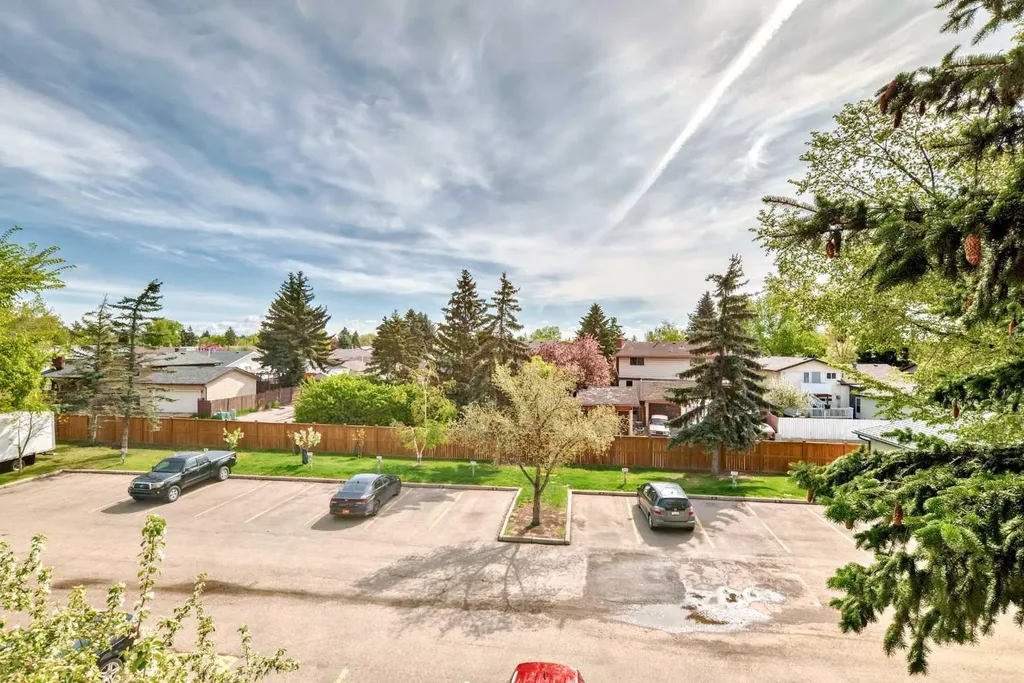 20 Dover Point SE Calgary AB T2B 3K3