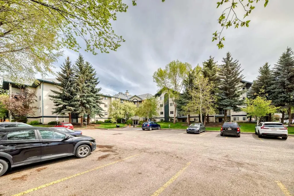 20 Dover Point SE Calgary AB T2B 3K3