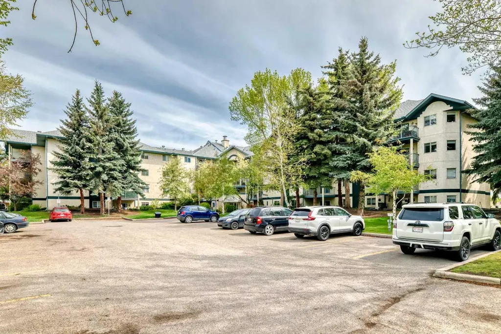 20 Dover Point SE Calgary AB T2B 3K3