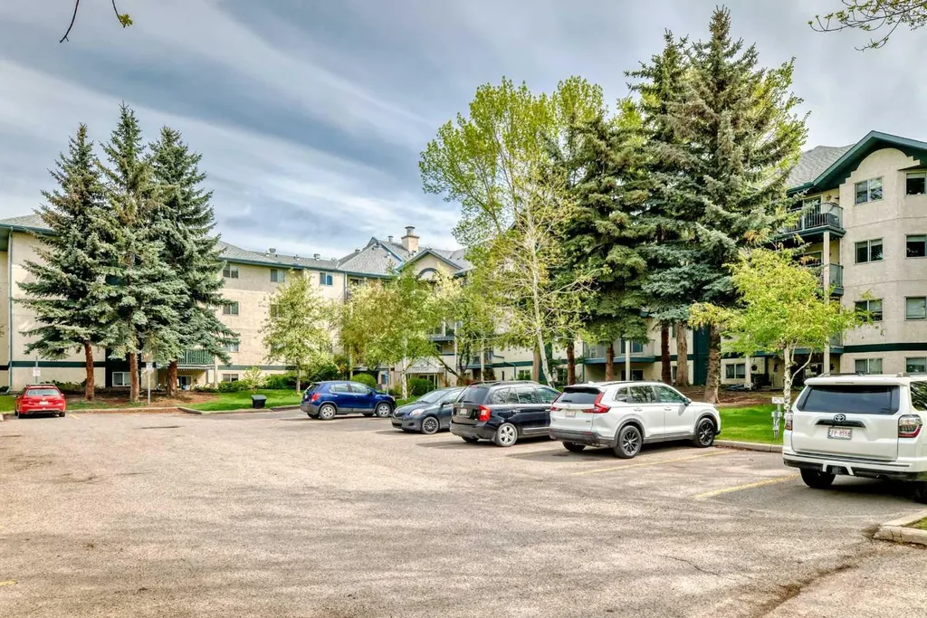 20 Dover Point SE Calgary AB T2B 3K3