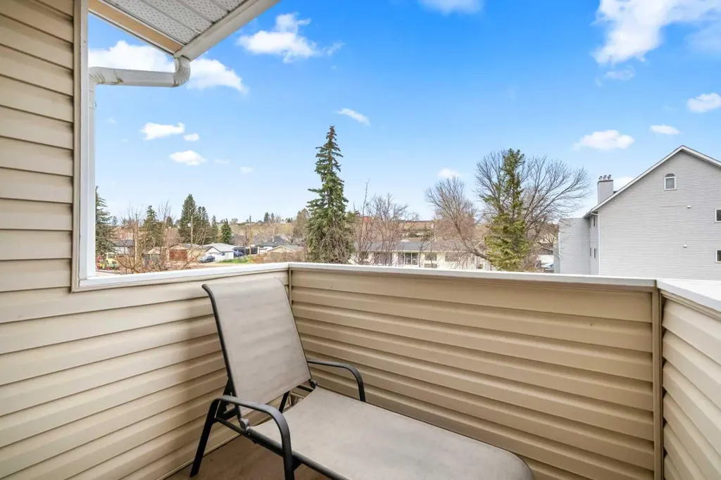 45 N Railway Street Okotoks AB T1S 1J3