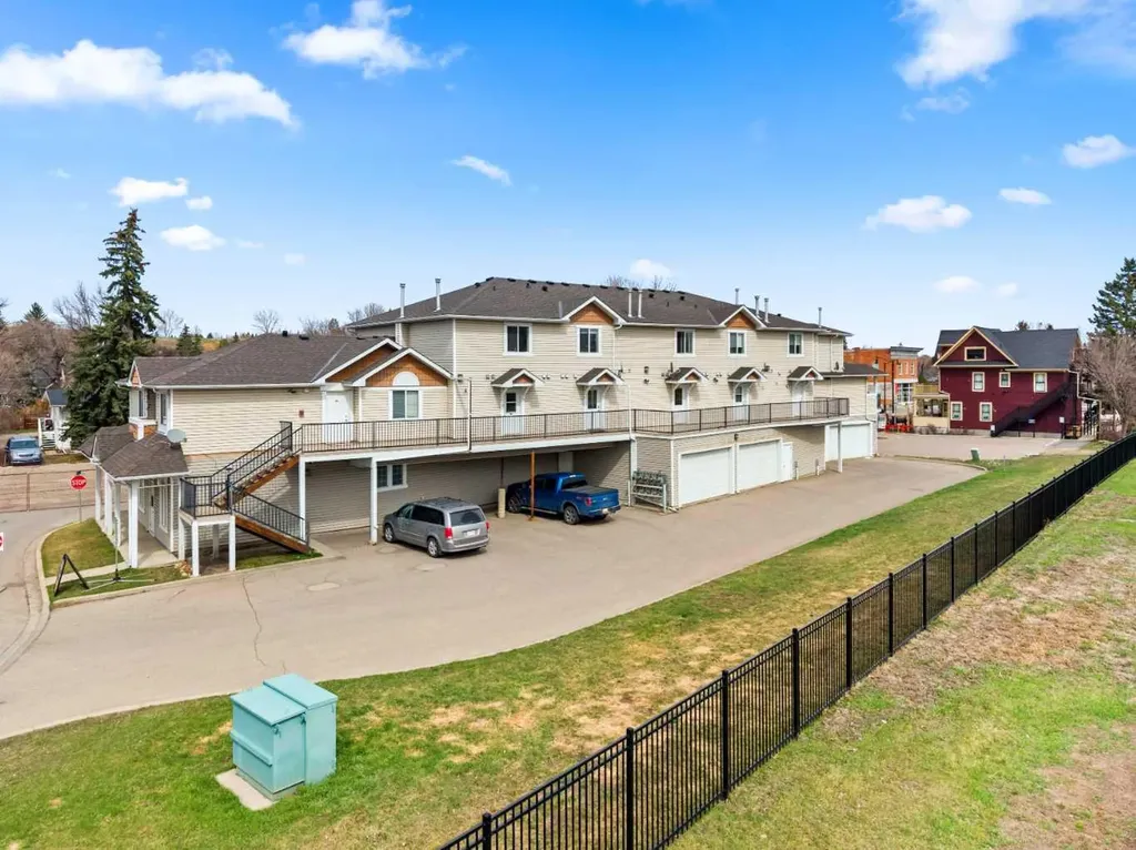 45 N Railway Street Okotoks AB T1S 1J3