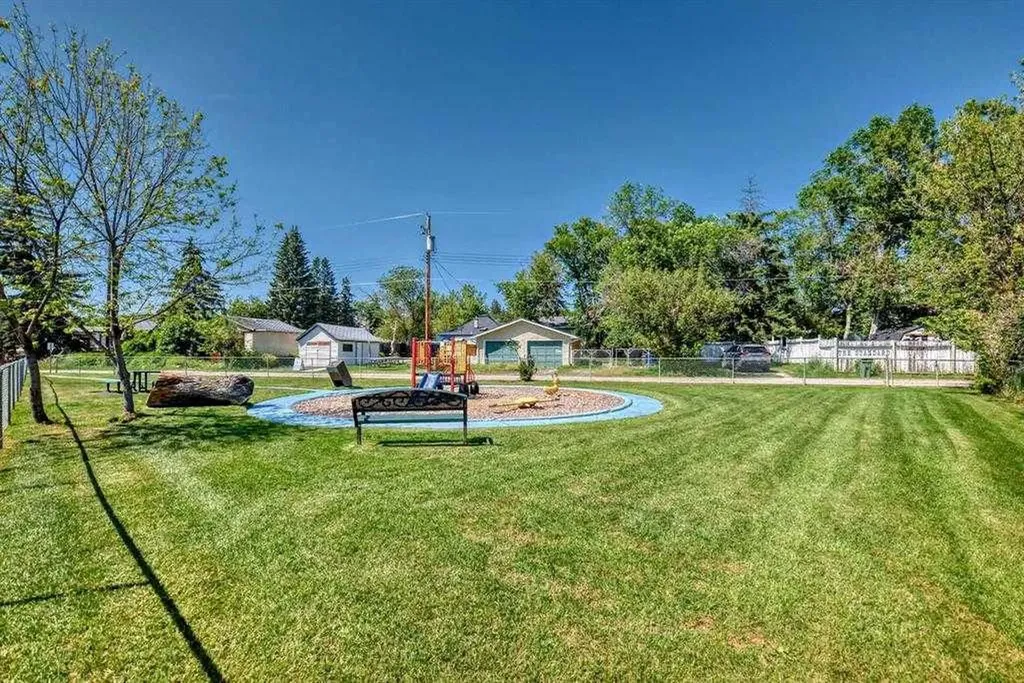 45 N Railway Street Okotoks AB T1S 1J3