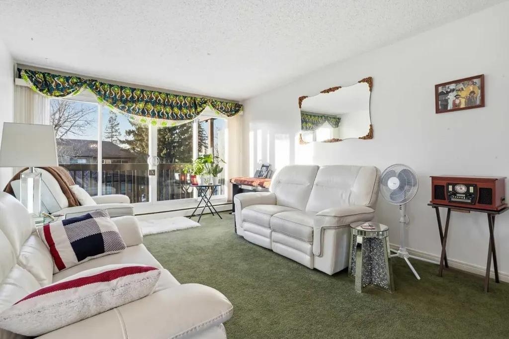 8948 Elbow Drive SW Calgary AB T2V 0H9