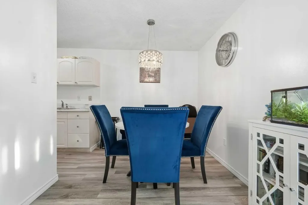 8948 Elbow Drive SW Calgary AB T2V 0H9