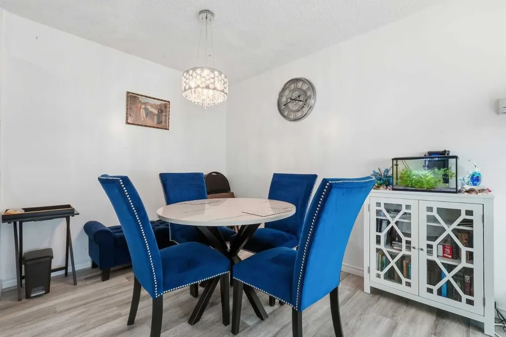 8948 Elbow Drive SW Calgary AB T2V 0H9