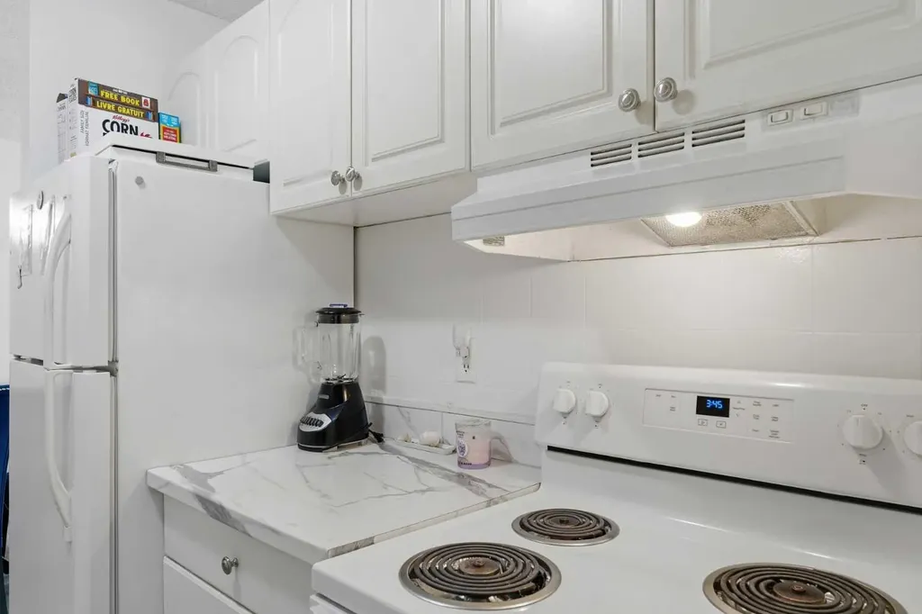 8948 Elbow Drive SW Calgary AB T2V 0H9