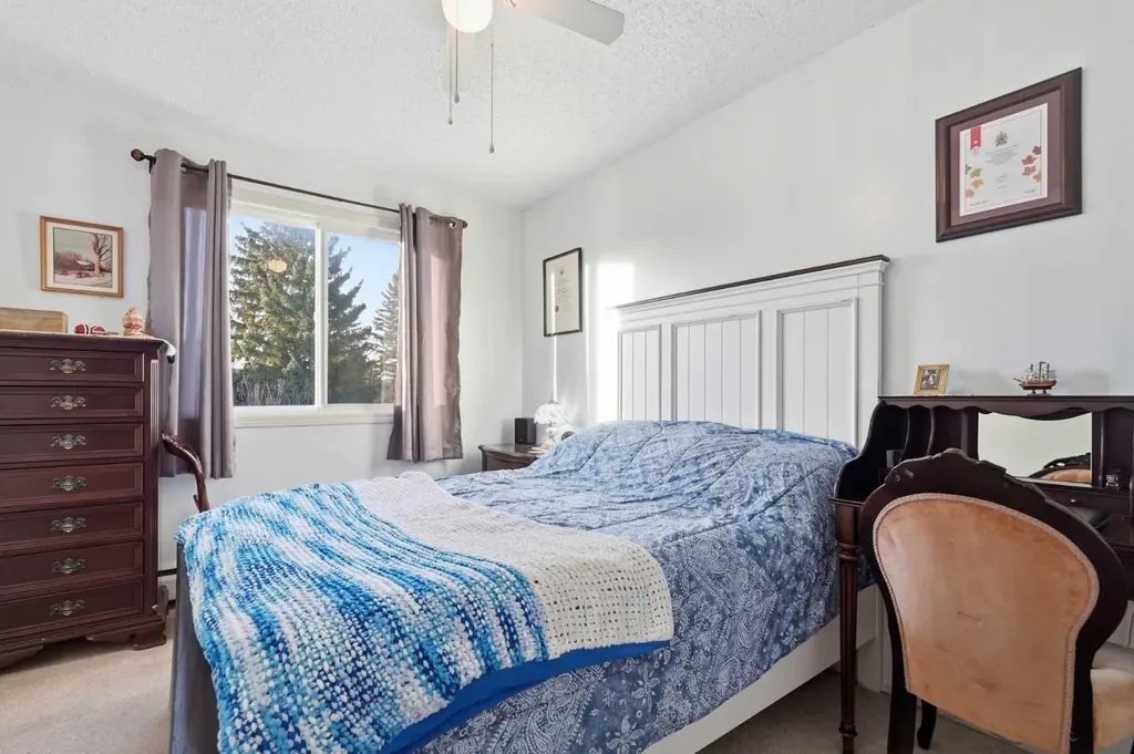 8948 Elbow Drive SW Calgary AB T2V 0H9