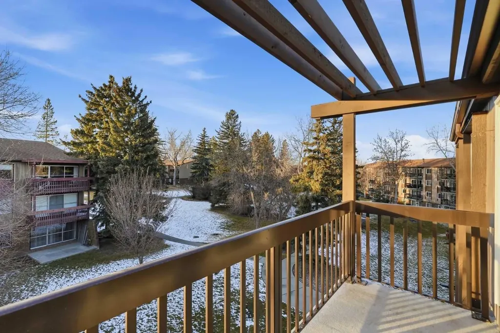 8948 Elbow Drive SW Calgary AB T2V 0H9