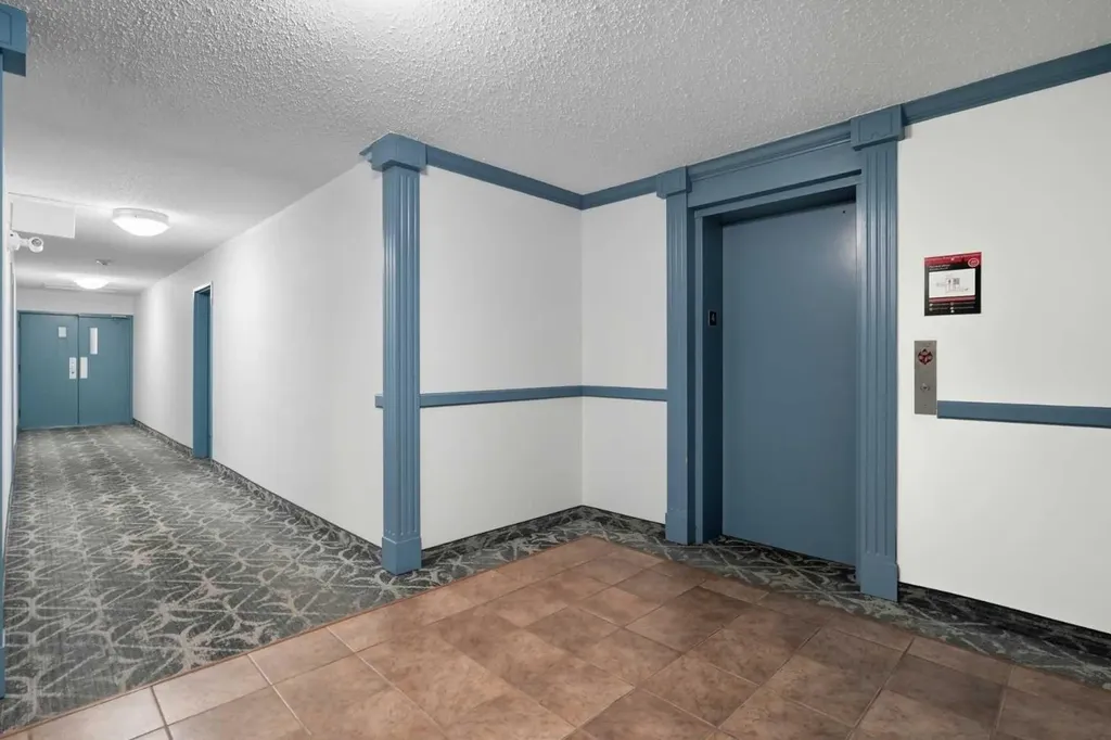8948 Elbow Drive SW Calgary AB T2V 0H9