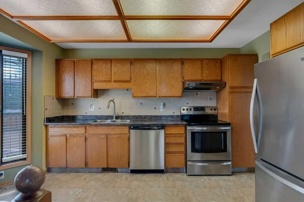 212 Westwood Drive SW Calgary AB T3C 2W3