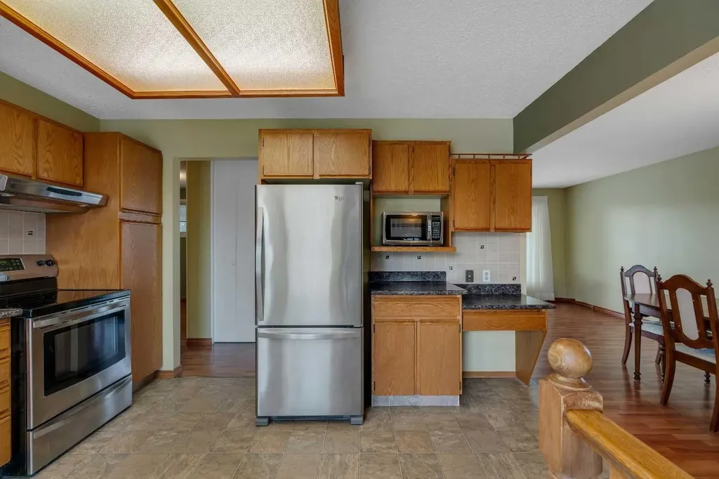 212 Westwood Drive SW Calgary AB T3C 2W3