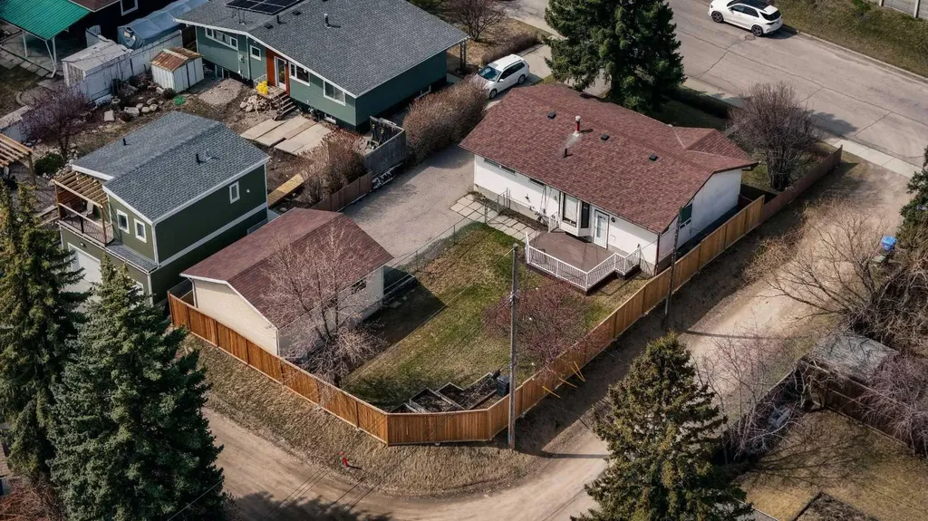 212 Westwood Drive SW Calgary AB T3C 2W3