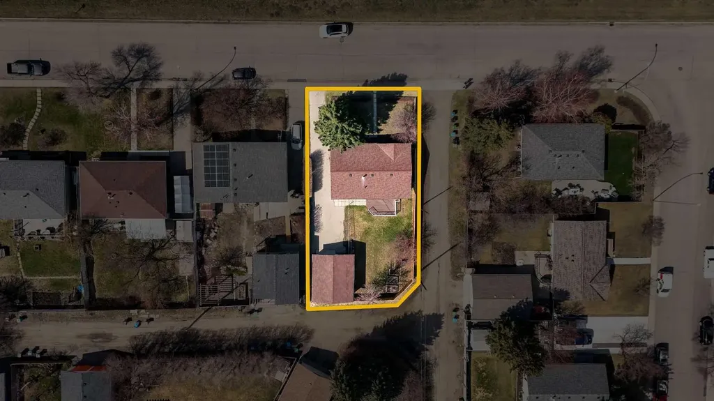 212 Westwood Drive SW Calgary AB T3C 2W3