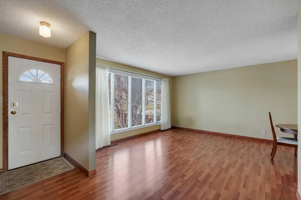 212 Westwood Drive SW Calgary AB T3C 2W3