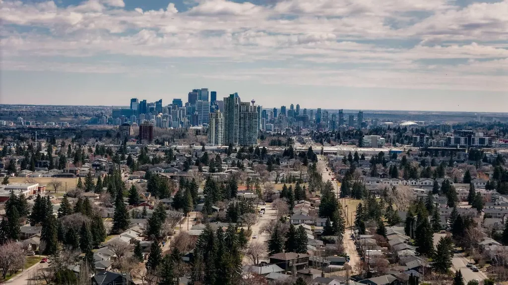 212 Westwood Drive SW Calgary AB T3C 2W3