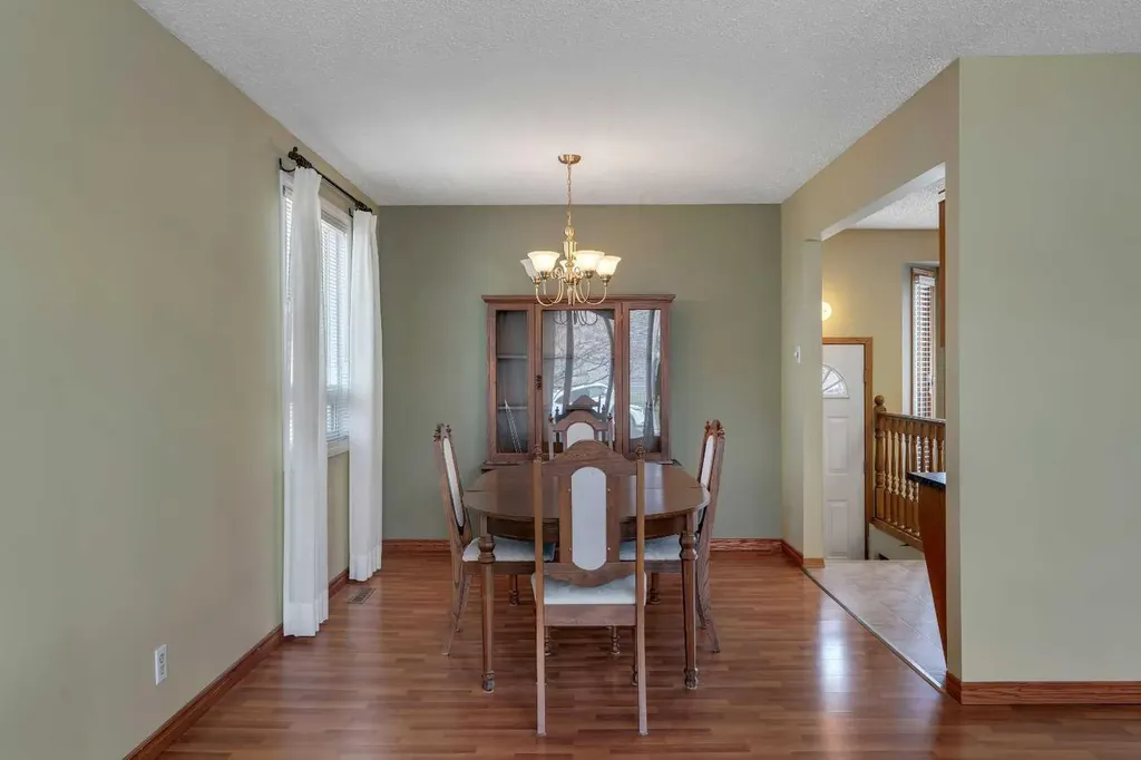 212 Westwood Drive SW Calgary AB T3C 2W3