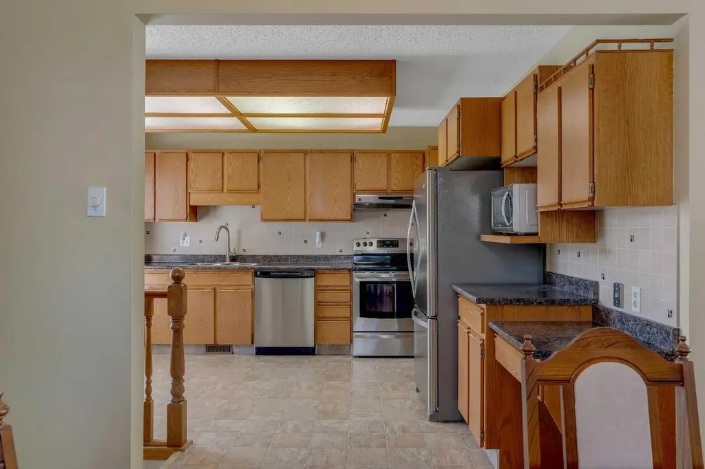 212 Westwood Drive SW Calgary AB T3C 2W3