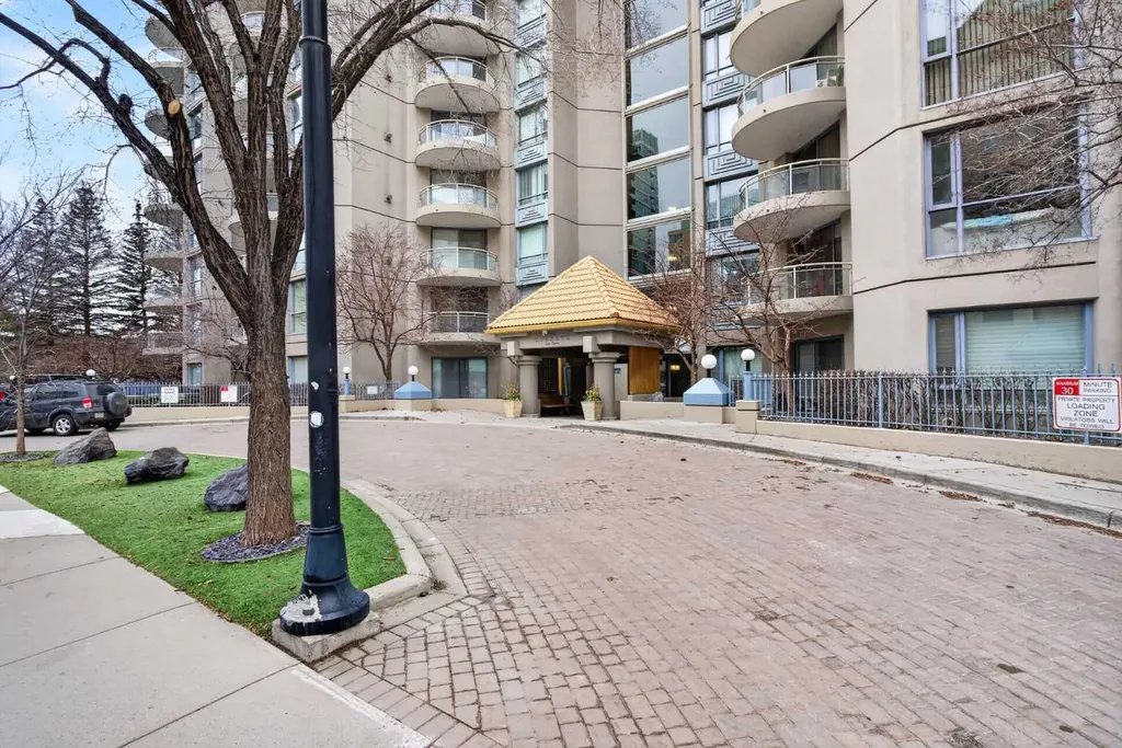 804 3 Avenue SW Calgary AB T2P 2G9