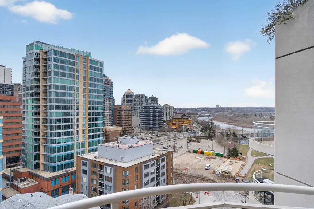 804 3 Avenue SW Calgary AB T2P 2G9