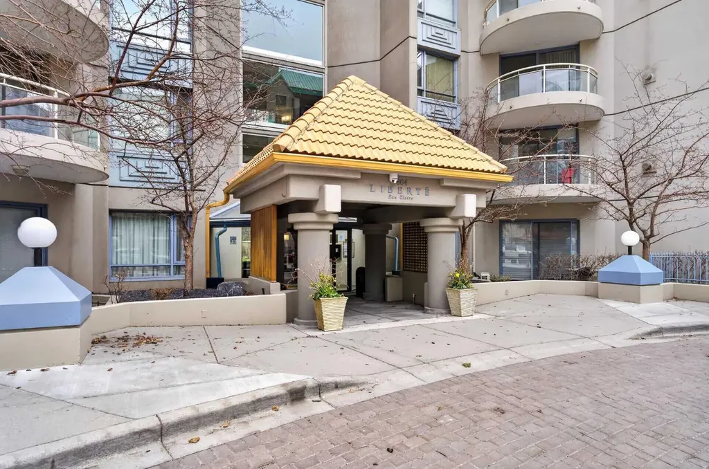 804 3 Avenue SW Calgary AB T2P 2G9