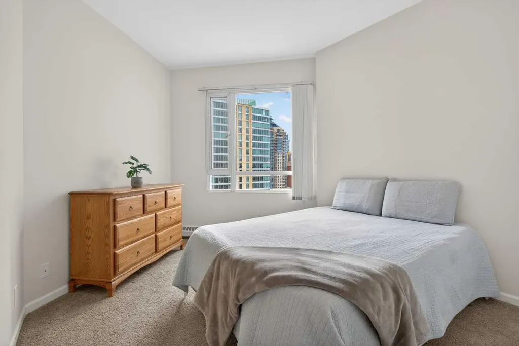 804 3 Avenue SW Calgary AB T2P 2G9
