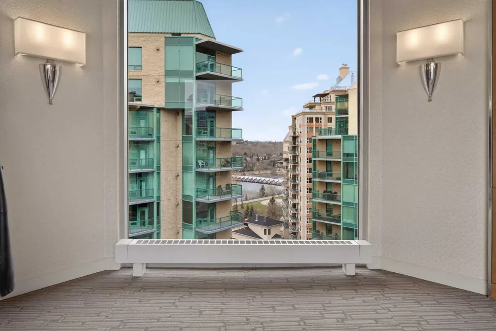 804 3 Avenue SW Calgary AB T2P 2G9