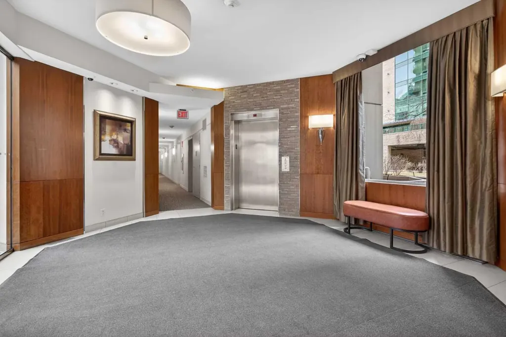 804 3 Avenue SW Calgary AB T2P 2G9