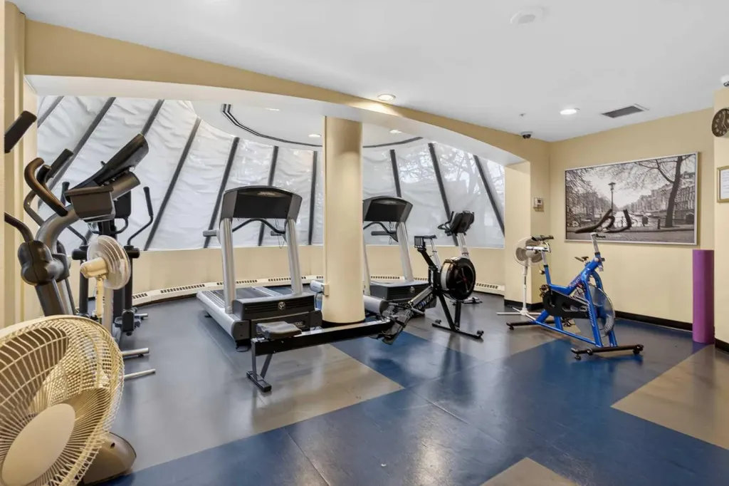 804 3 Avenue SW Calgary AB T2P 2G9