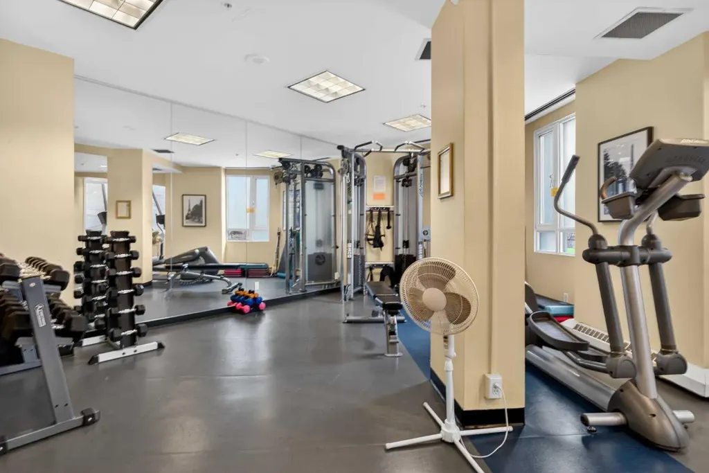804 3 Avenue SW Calgary AB T2P 2G9
