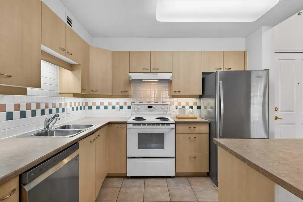 804 3 Avenue SW Calgary AB T2P 2G9