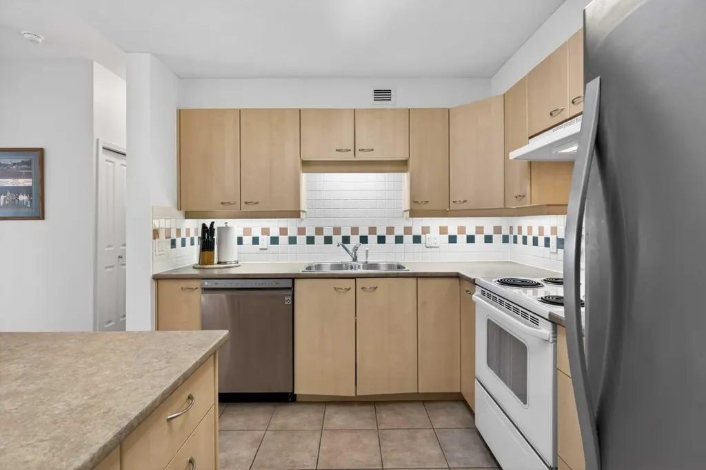 804 3 Avenue SW Calgary AB T2P 2G9