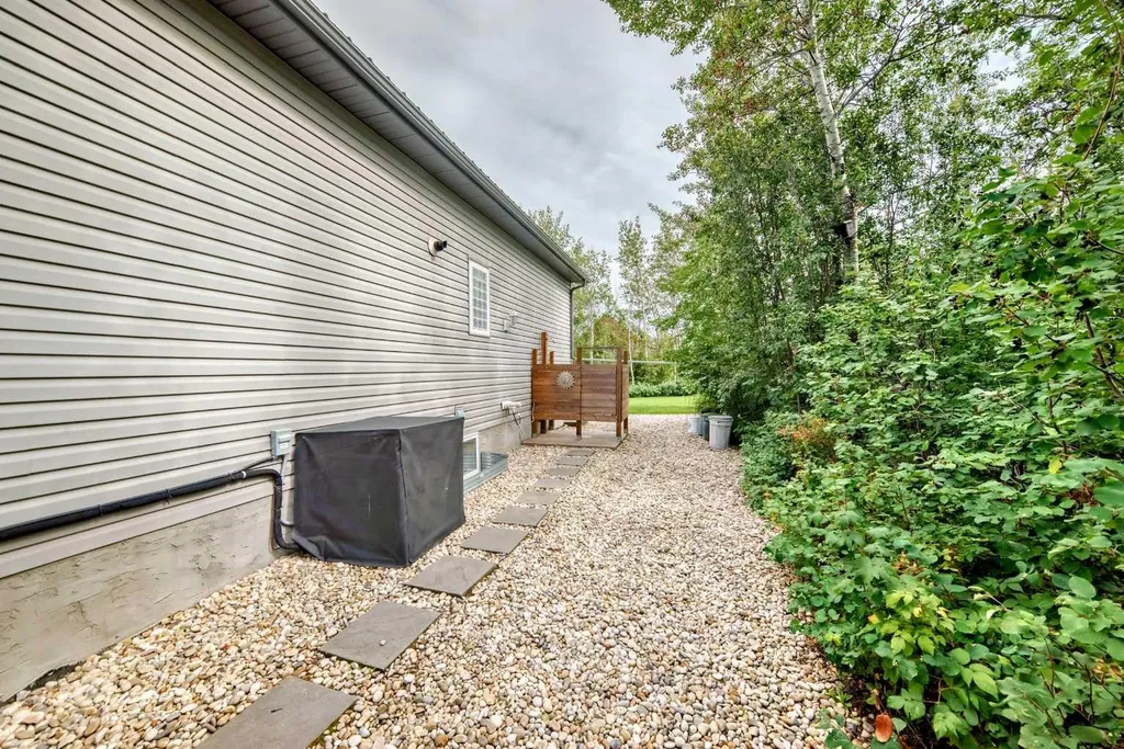 433042 Range Road 221 # 117 Rural Ponoka County AB T4J 1R1