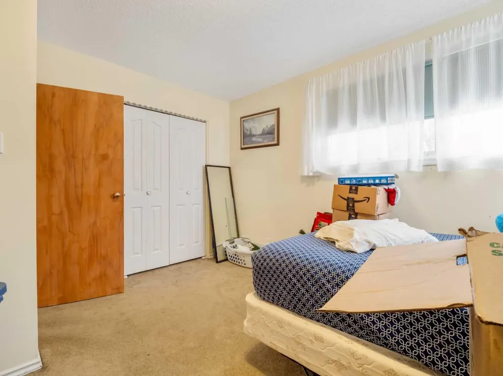 1202 13 Street S Lethbridge AB T1K 1S9