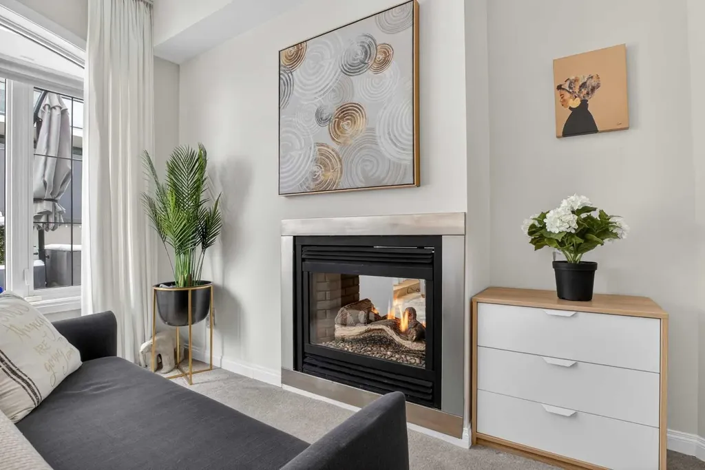 638 11 Avenue SW Calgary AB T2R 0E2