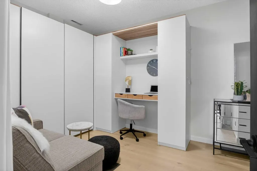 638 11 Avenue SW Calgary AB T2R 0E2