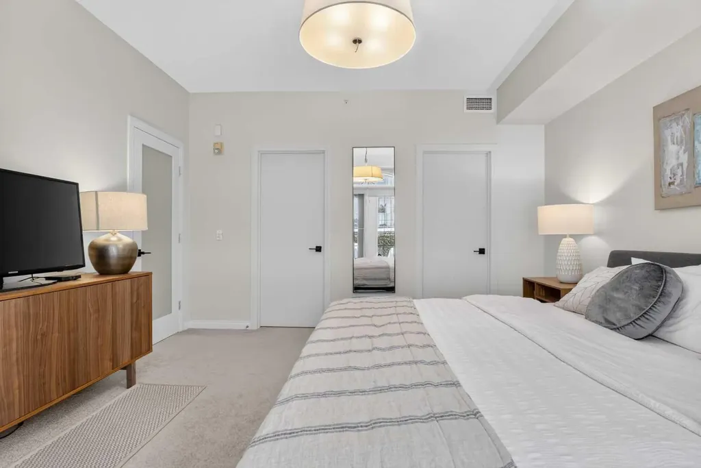 638 11 Avenue SW Calgary AB T2R 0E2