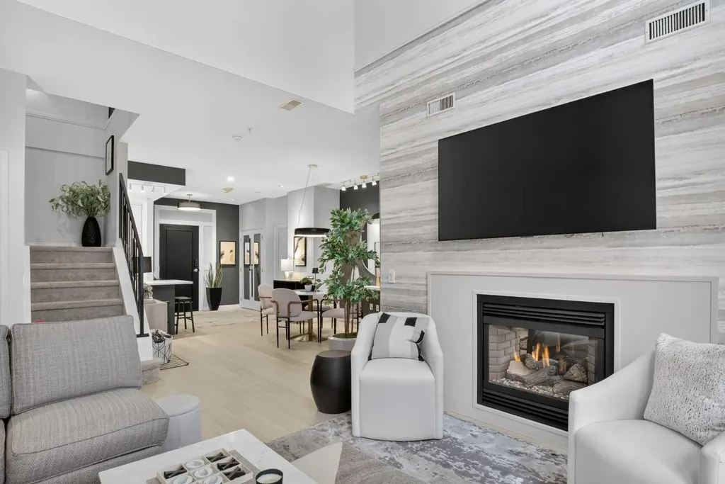 638 11 Avenue SW Calgary AB T2R 0E2