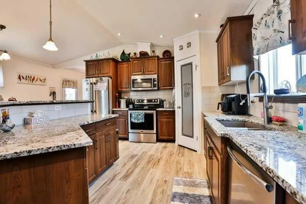 308 Spurline Avenue Coaldale AB T1M0B1