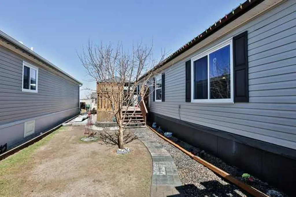 308 Spurline Avenue Coaldale AB T1M0B1
