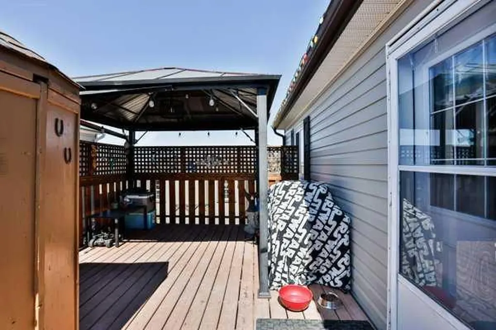 308 Spurline Avenue Coaldale AB T1M0B1