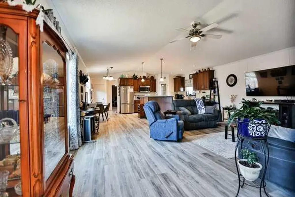 308 Spurline Avenue Coaldale AB T1M0B1