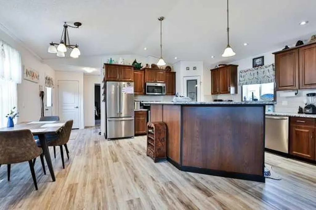 308 Spurline Avenue Coaldale AB T1M0B1