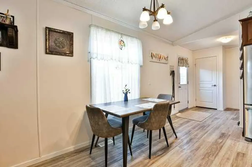 308 Spurline Avenue Coaldale AB T1M0B1