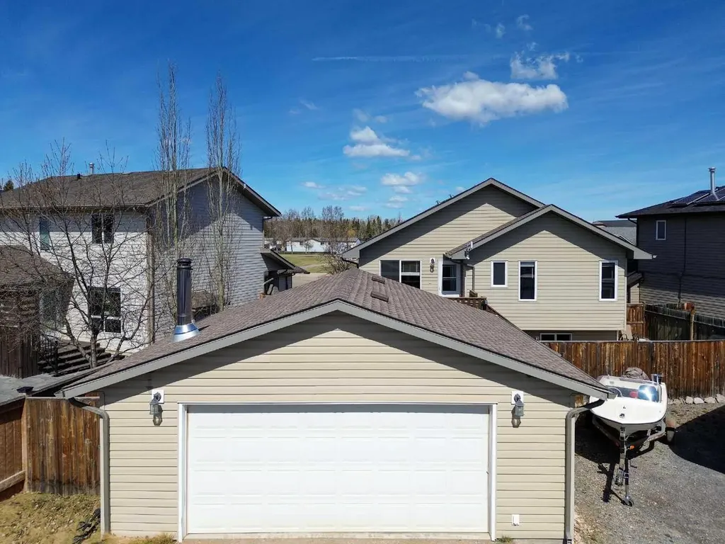 4407 58 Street Close Rocky Mountain House AB T4T0A4