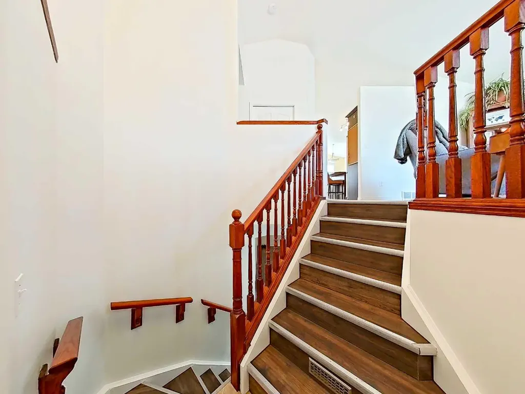 4407 58 Street Close Rocky Mountain House AB T4T0A4
