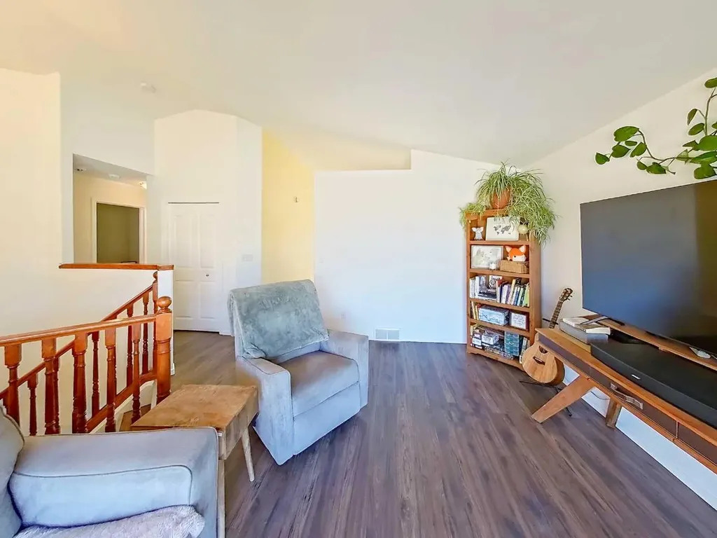4407 58 Street Close Rocky Mountain House AB T4T0A4