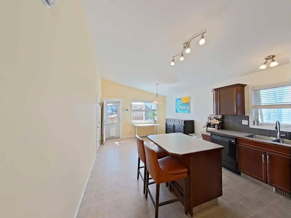 4407 58 Street Close Rocky Mountain House AB T4T0A4