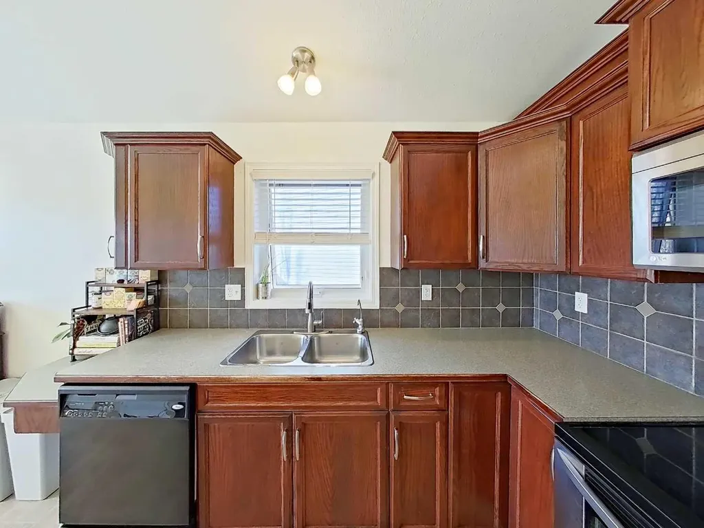 4407 58 Street Close Rocky Mountain House AB T4T0A4