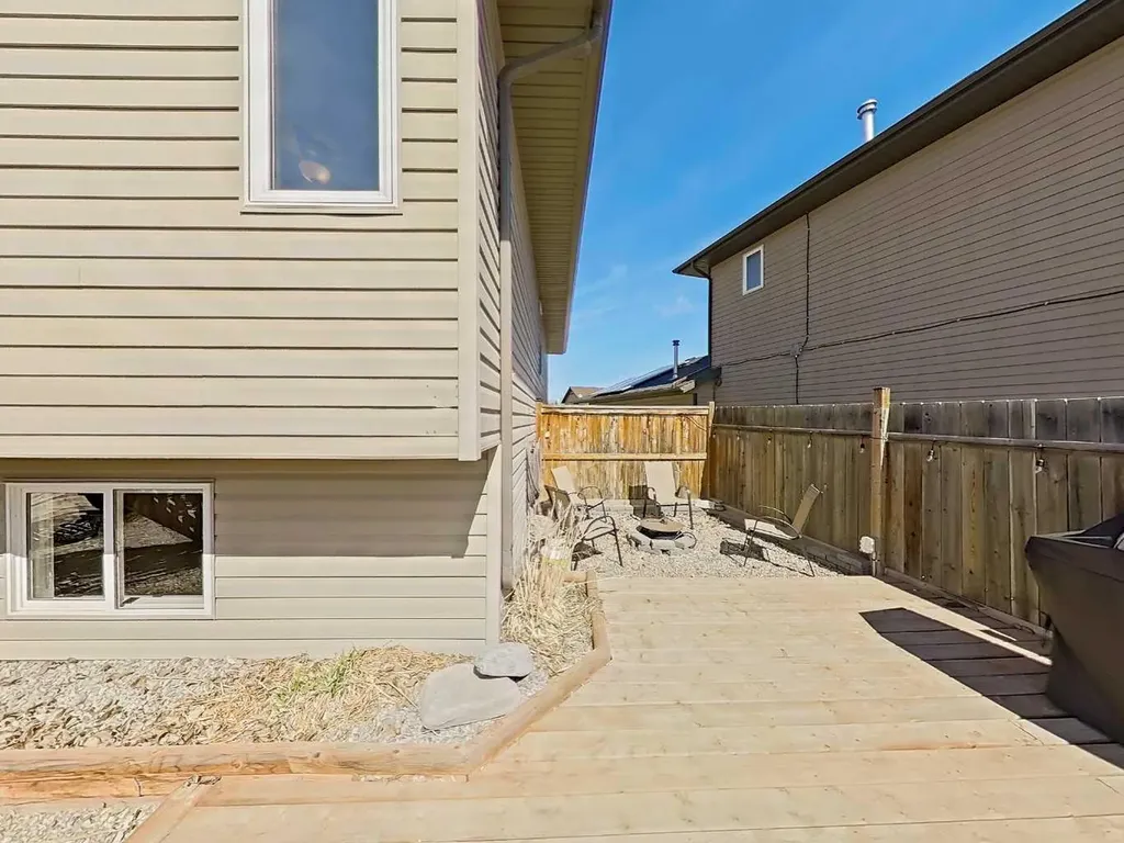 4407 58 Street Close Rocky Mountain House AB T4T0A4